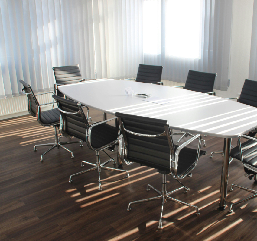 Aukščiausio lygio ir viduriniosios 
grandies vadovų ugdymas